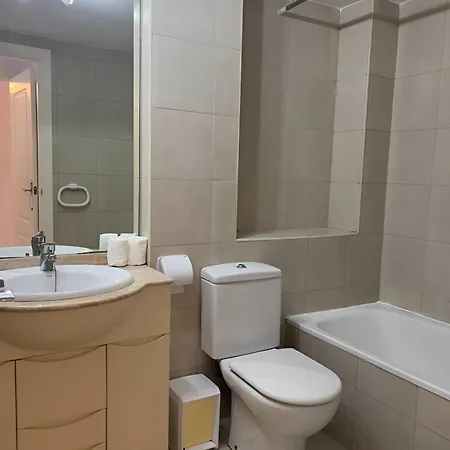 Con Piscina En Residencial Mediterraneo By Alterhome Apartment